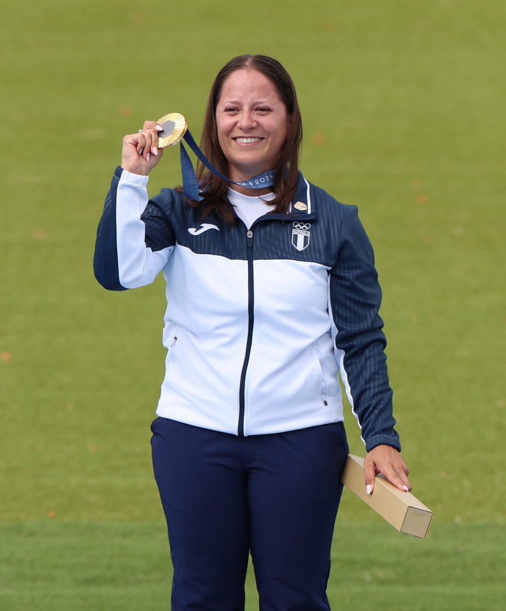 La primera. La guatemalteca Adriana Ruano ganó este miércoles en el campo de tiro de Chateuraux el oro olímpico en foso, un triunfo histórico para su país.