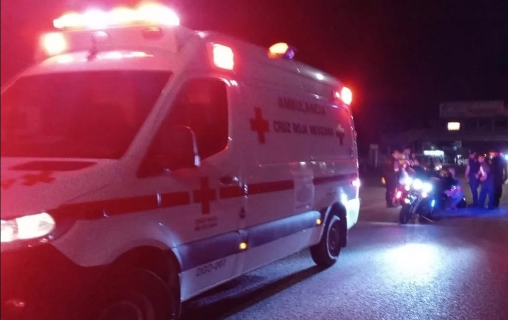 Accidente. Se desconoce el estado de salud del joven accidentado, que se encuentra recibiendo atención médica en el Hospital General de Gómez Palacio.