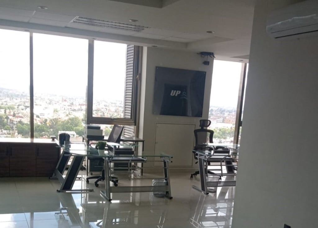 Lugar. Así lucía la oficina de la empresa Up Trading Experts en Durango, meses previos a que desalojaran el espacio en la Torre V1.