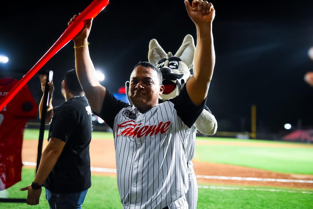 Retiro. Santiago González le dijo adiós al diamante como beisbolista profesional; su número fue retirado por Caliente de Durango.