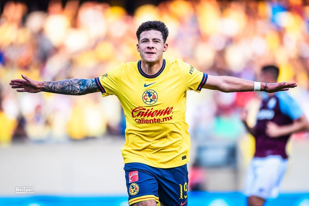 Anotador.  Illian Hernández anotó el único gol del partido con el que el América derrotó al Aston Villa.