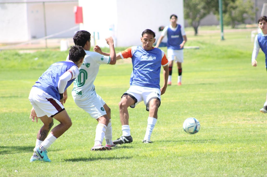 Alacranes de Durango recluta a futbolistas laguneros