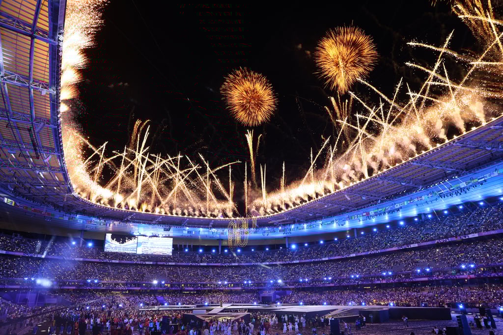 Clausura. Adiós, Ciudad Luz. Los 17 días de los Juegos Olímpicos concluyeron con una esplendorosa ceremonia de clausura en el histórico Stade de France.