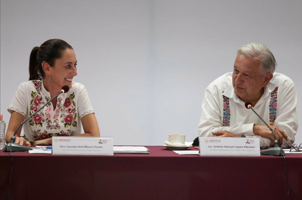 Sheinbaum encabeza por primera vez reunión con el gabinete de seguridad al lado de AMLO