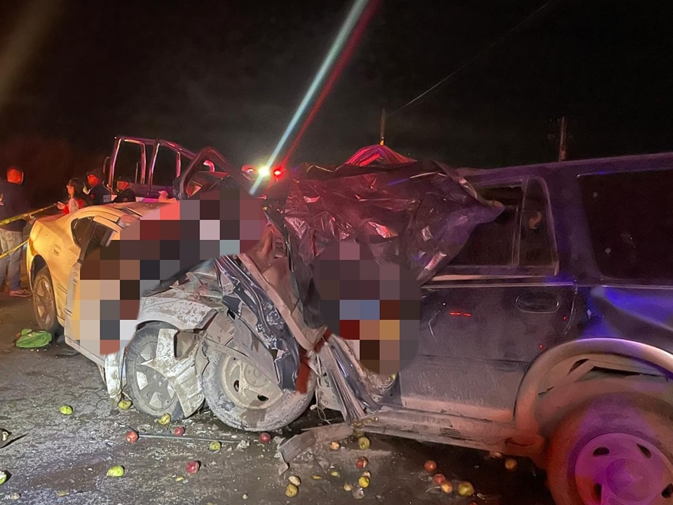 'Carreterazo' deja 8 muertos en Canatlán