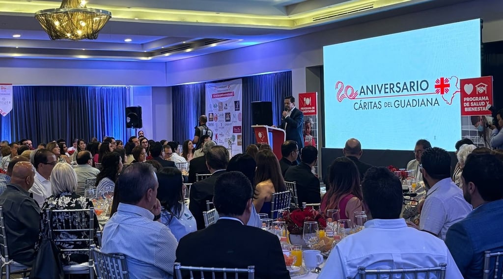 Presencia. Diversos sectores de la sociedad de Durango acudieron este jueves al evento del 20 aniversario de la fundación de Cáritas del Guadiana.   