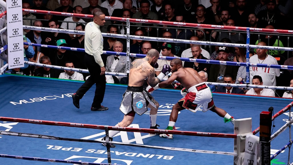 Mayweather Jr., retiró al referí de la pelea contra Gotti III