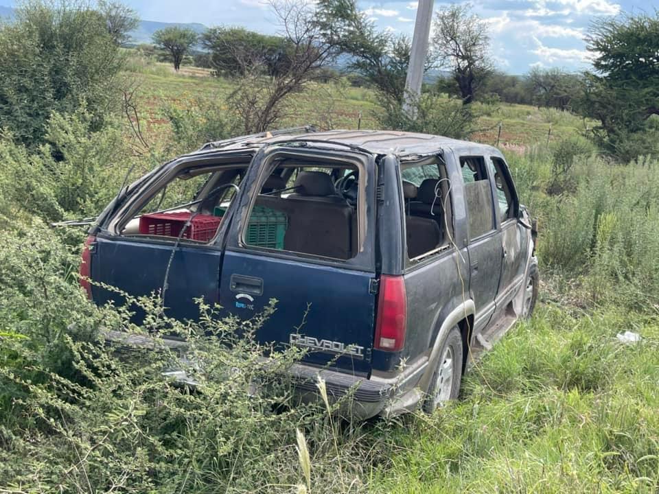 Joven pierde la vida en volcadura en Vicente Guerrero