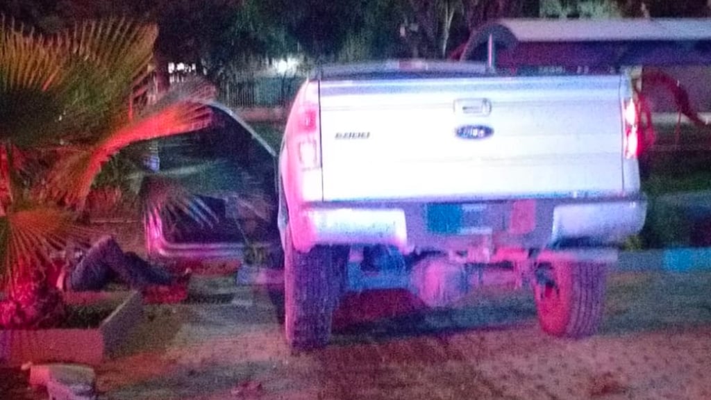 Trabajador de la Fiscalía de Durango se metió al 'parquecito' con todo y troca