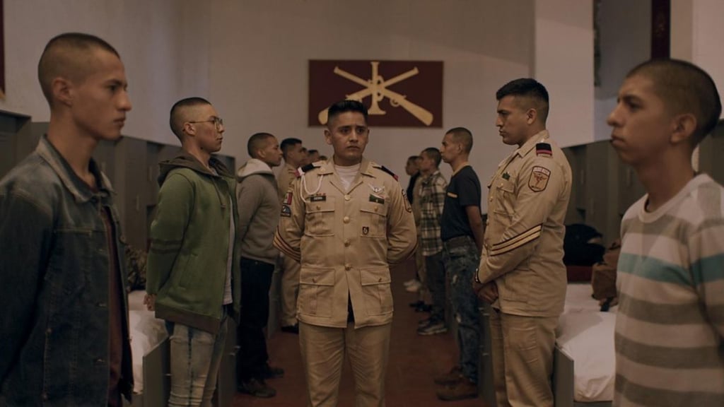 Realización. La película destaca por su diseño de arte, el cual es bastante apegado a los uniformes y cuarteles que se pueden encontrar alrededor de toda la república mexicana.