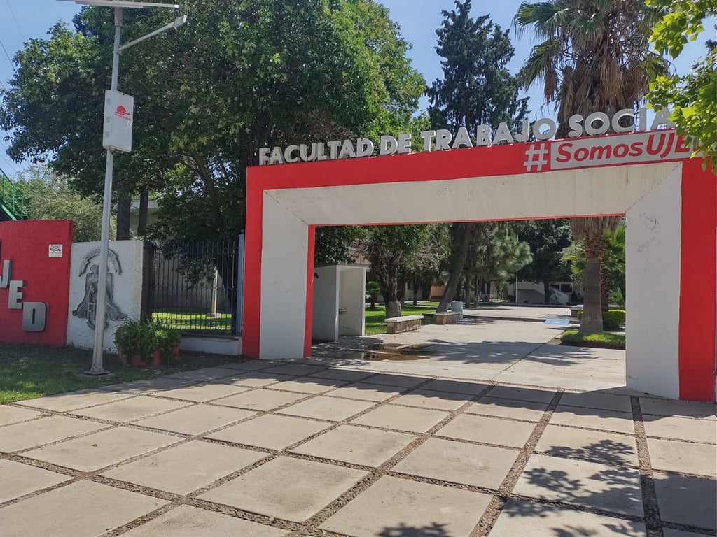 La Facultad de Trabajo Social de la UJED brinda información y capacitaciones en el marco del Día Nacional de las Personas Adultas Mayores.