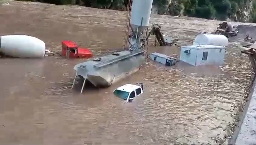 Posible evacuación en viviendas de San Dimas por crecimiento del río Piaxtla