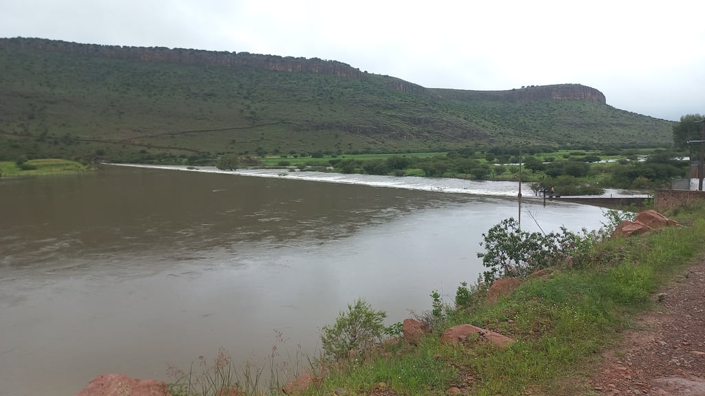 Evolución. Los arroyos están creciendo y bajando mucha agua a las presas como la Santiago Bayacora, la Caboraca, Guadalupe Victoria y la Peña del Águila.