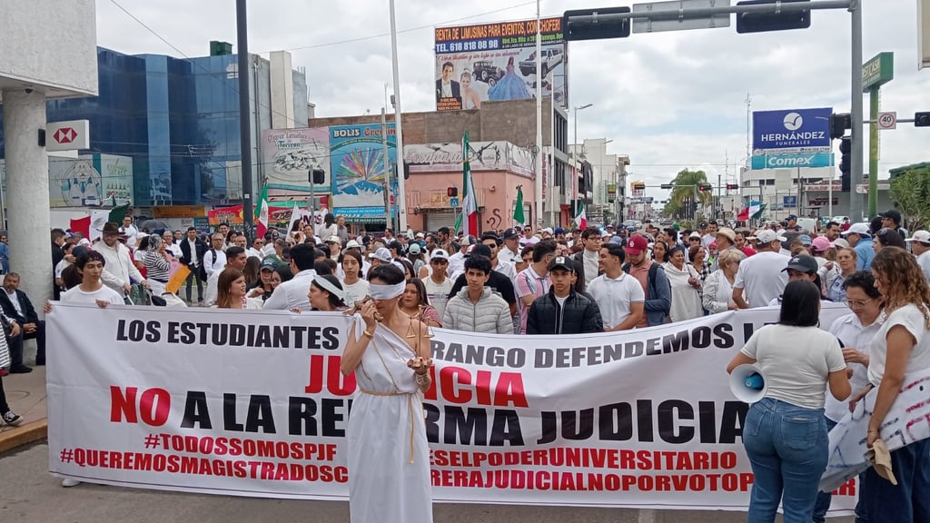 Estudiantes, trabajadores y colectivos se manifiestan en Durango contra la reforma judicial