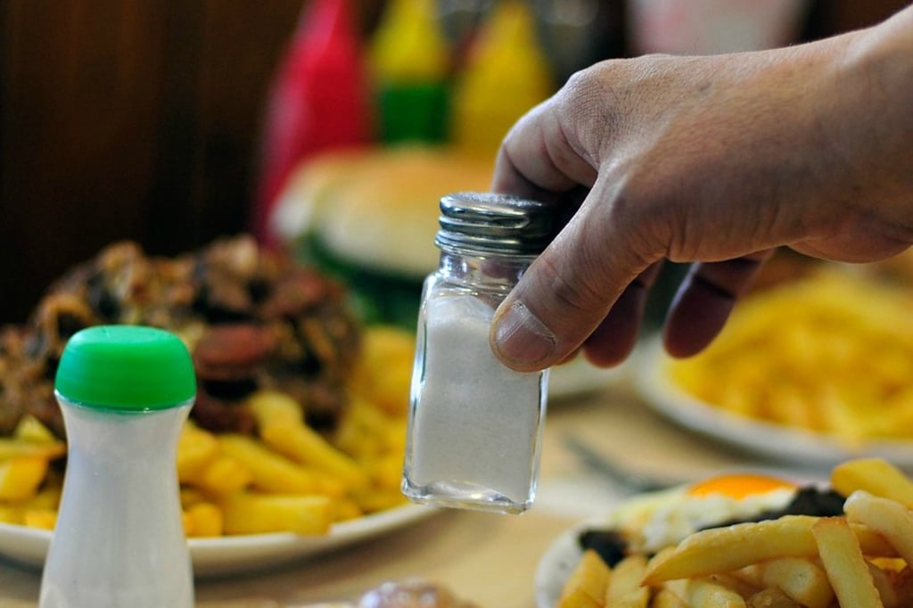 Alimentos. El llamado es a bajarle a la sal en los alimentos y a realizar ejercicio.