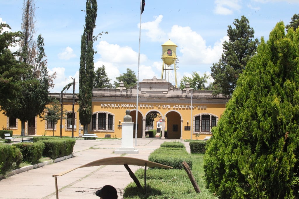 Protesta. Con la misma justificación, los alumnos de la Normal Aguilera realizaron un paro académico.