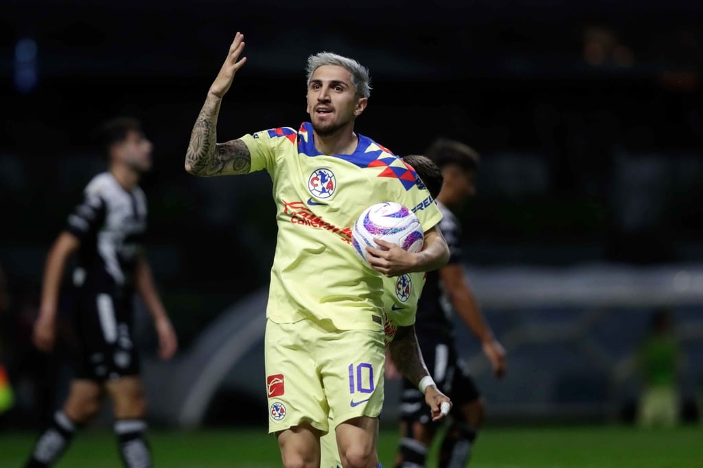 Ausencia. Diego Valdés, quien salió de cambio en el primer tiempo del Clásico Joven por una lesión en el hombro izquierdo. no estará en el Clásico Nacional.