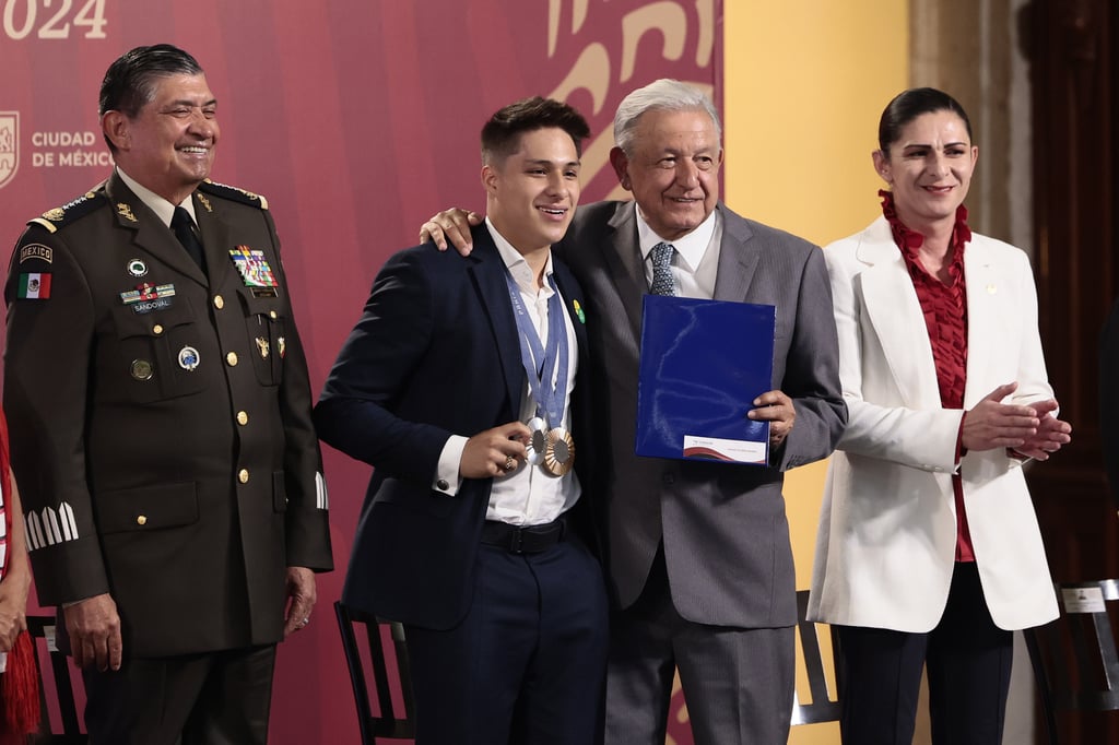 París 2024: AMLO entregó poco más de 78MDP a medallistas