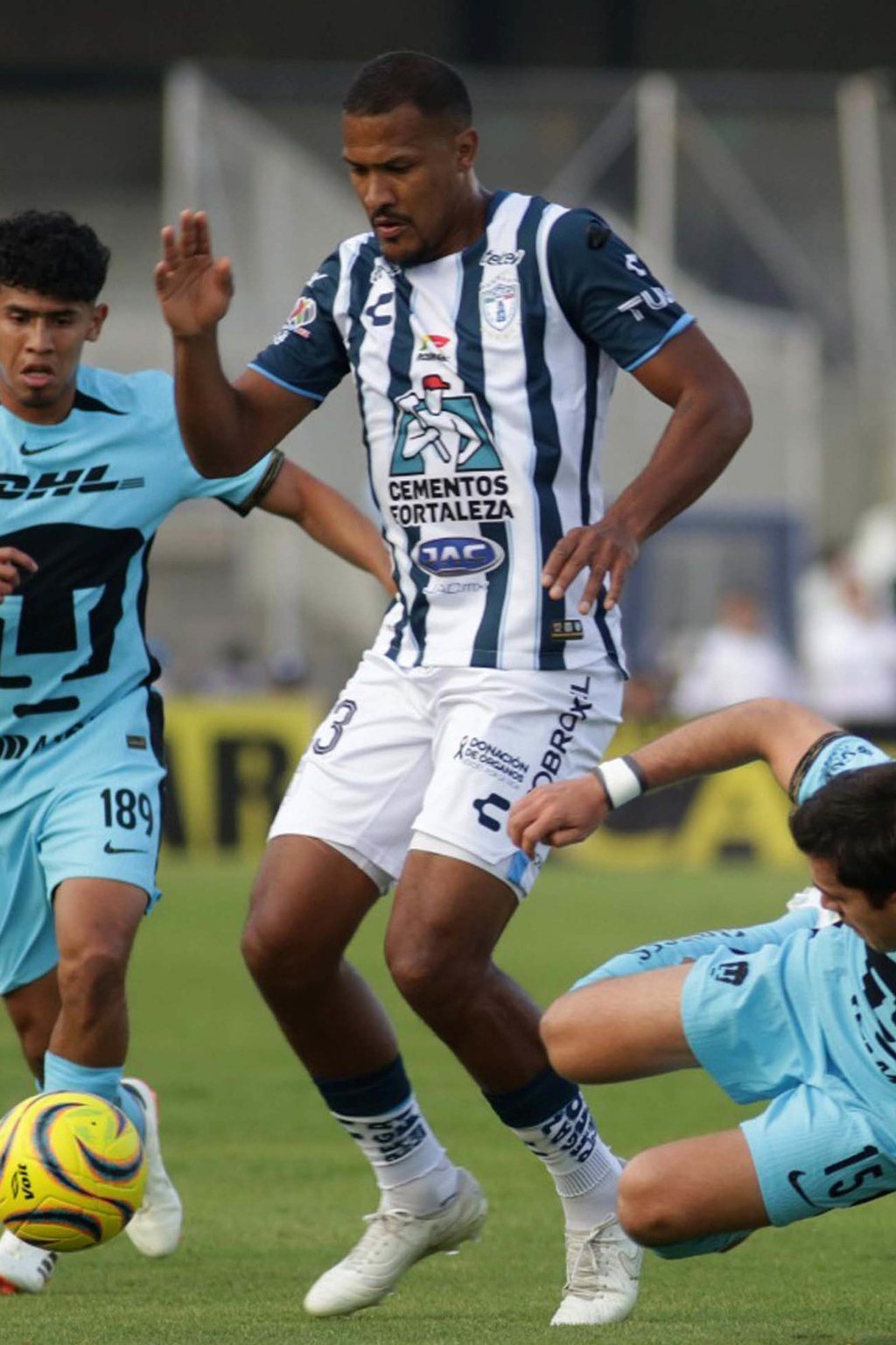 Tuzos.  El Pachuca sigue sin hallar el buen juego que ha distingo al Profe Almada.