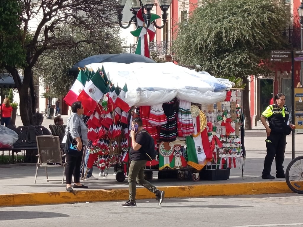 Terminó, venta de productos alusivos al mes patrio en Durango