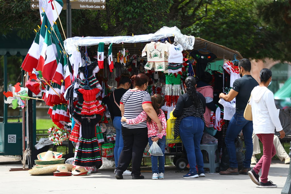 Productos. Por actividades en las instituciones educativas  y convivios se demandan accesorios alusivos al mes patrio.