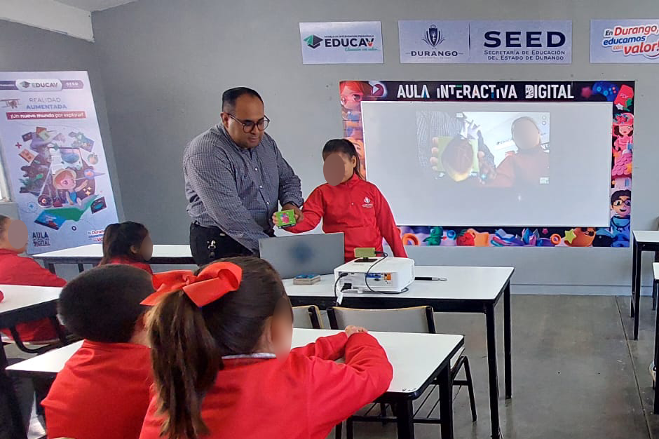 Inicia segunda etapa de aulas digitales en Durango