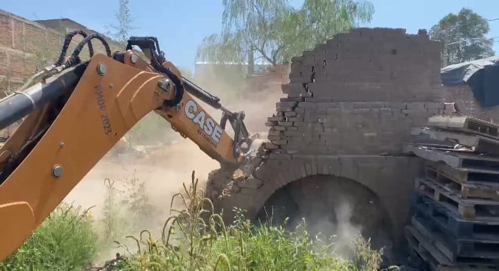 Una ladrillera menos en la Jardines de Cancún