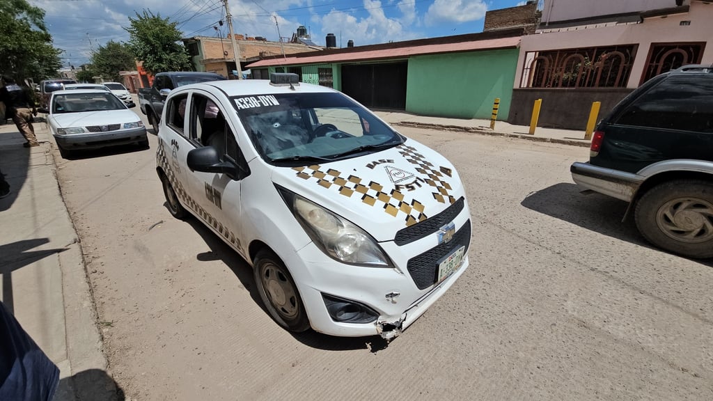 Disparan a chofer de taxi en la colonia Constitución