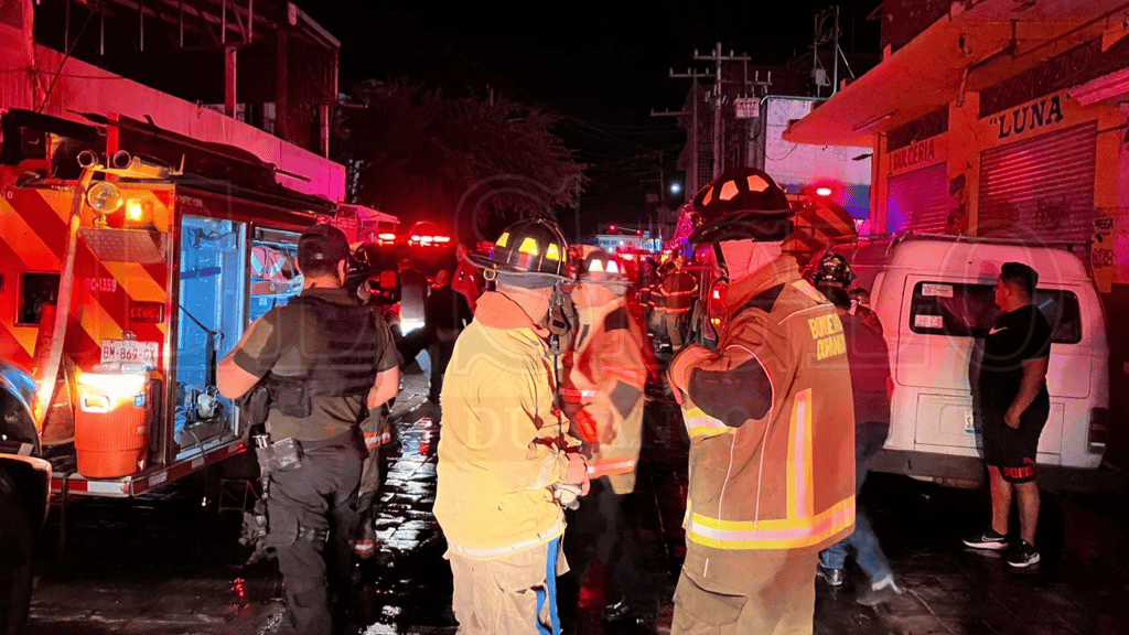 Ardieron seis locales del Excuartel Juárez esta madrugada