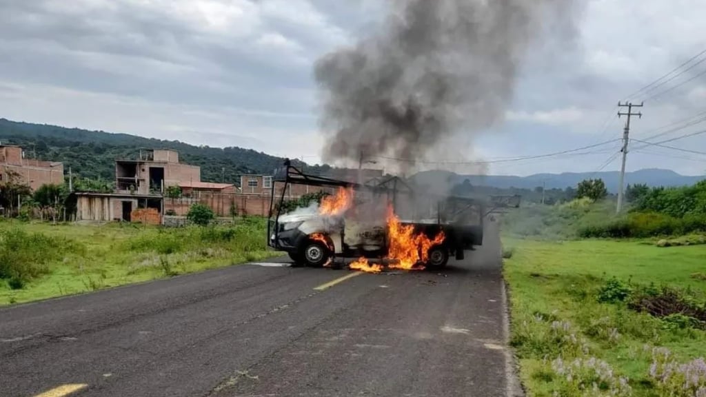 Operativo de la FGR terminó en diferentes 'narcobloqueos' y enfrentamientos