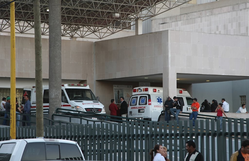 Saldo. Una de las conductoras involucradas terminó en el área de urgencias del IMSS con diversas fracturas y lesiones.