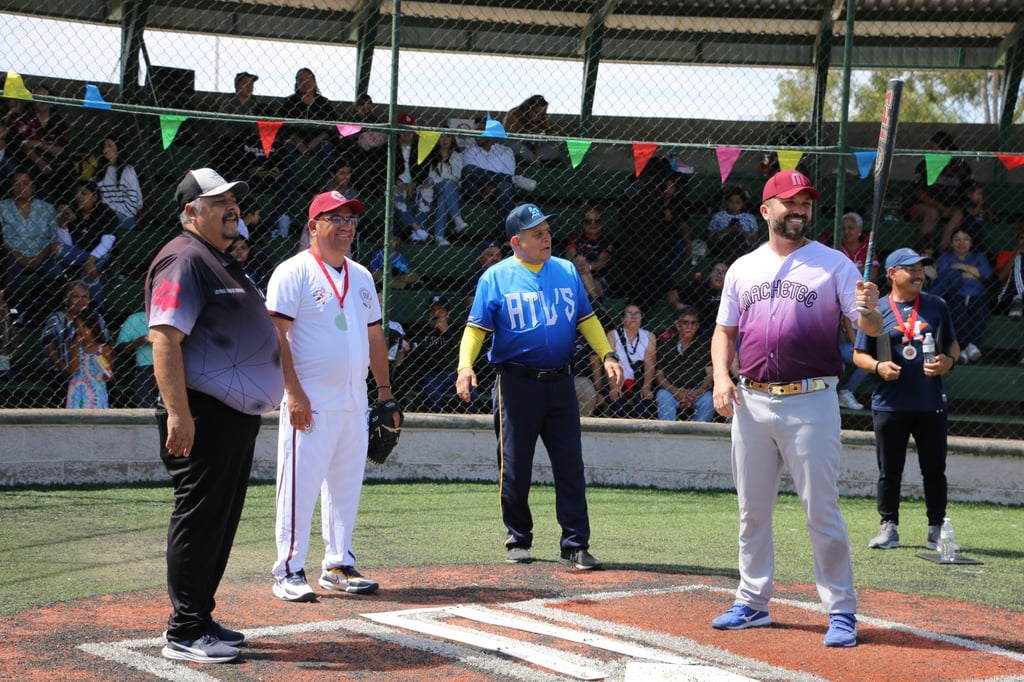 Inauguran y premian en Slow Pitch de la UAD