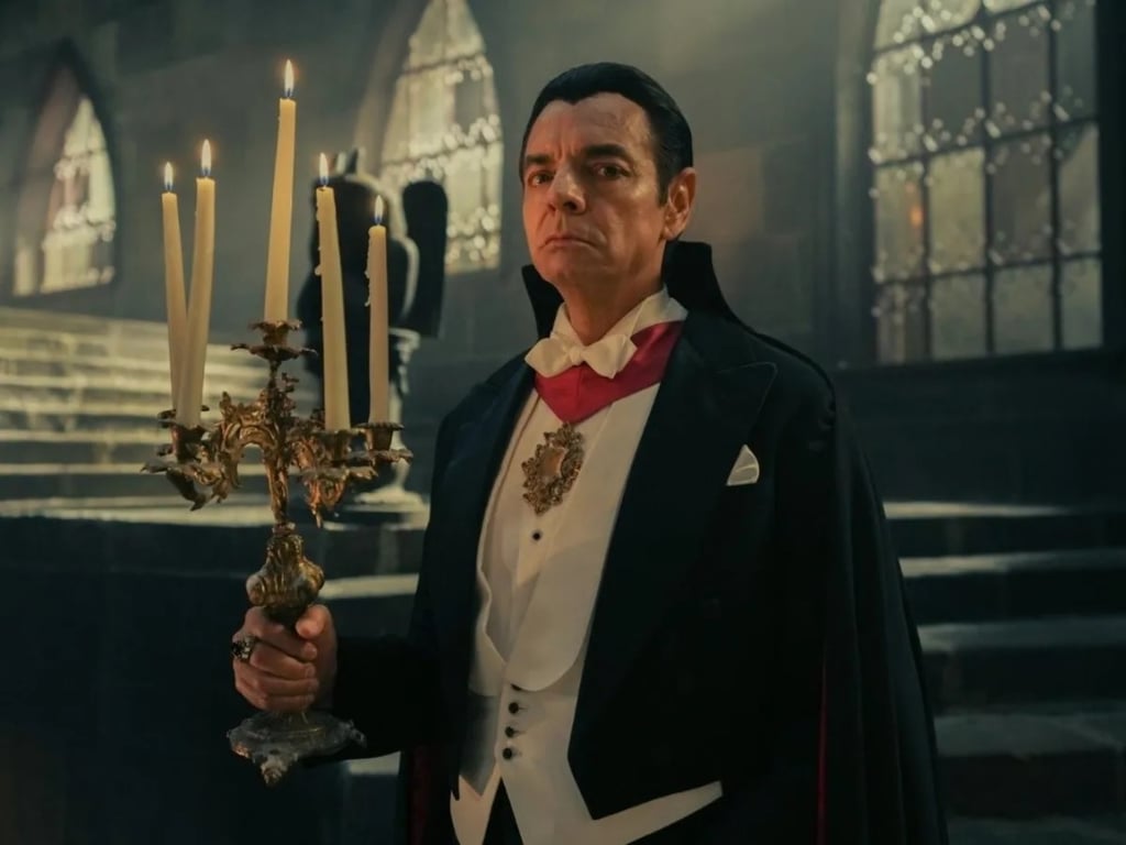 Producción. La serie fue creada y escrita por Rob Greenberg y Bob Fisher, mientras que Ben Odell, Eugenio Derbez y Javier Williams son los productores ejecutivos. 