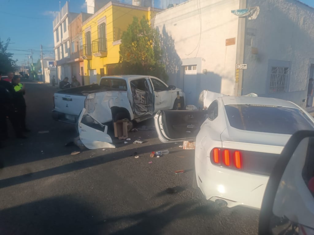 Choque en Zona Centro dejó a una persona lesionada y cuantiosos daños materiales