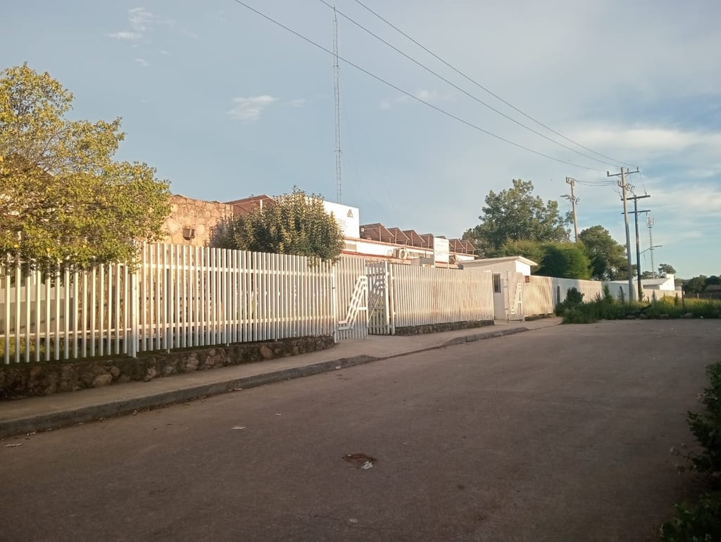 Instalaciones. El Hospital Integral de La Guajolota es uno de los tres hospitales regionales que se encuentran en el municipio de Mezquital.