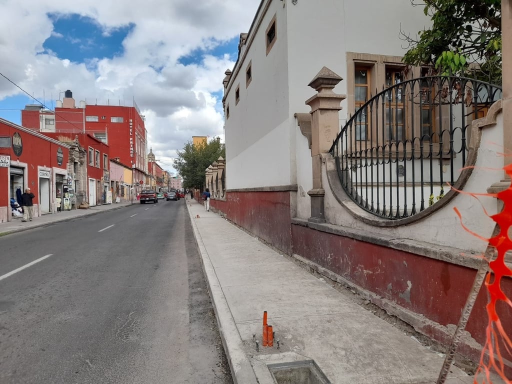 Vialidad. Los trabajos que se están realizando se asegura que van a dar mayor seguridad a los peatones y conductores.