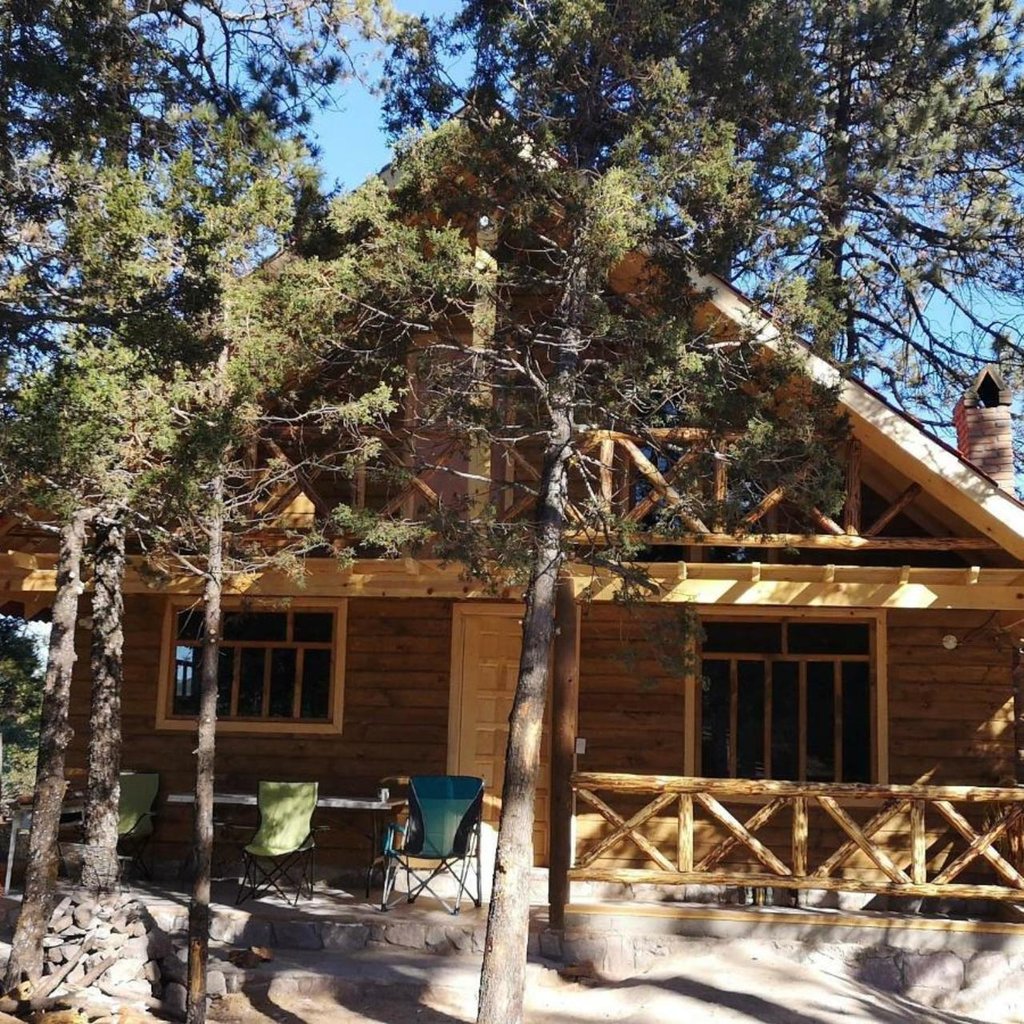 Cabañas. Se busca hacer ver a los estados vecinos que Durango sigue siendo una entidad segura y que quien visite la zona ecoturística tendrá una estancia segura.