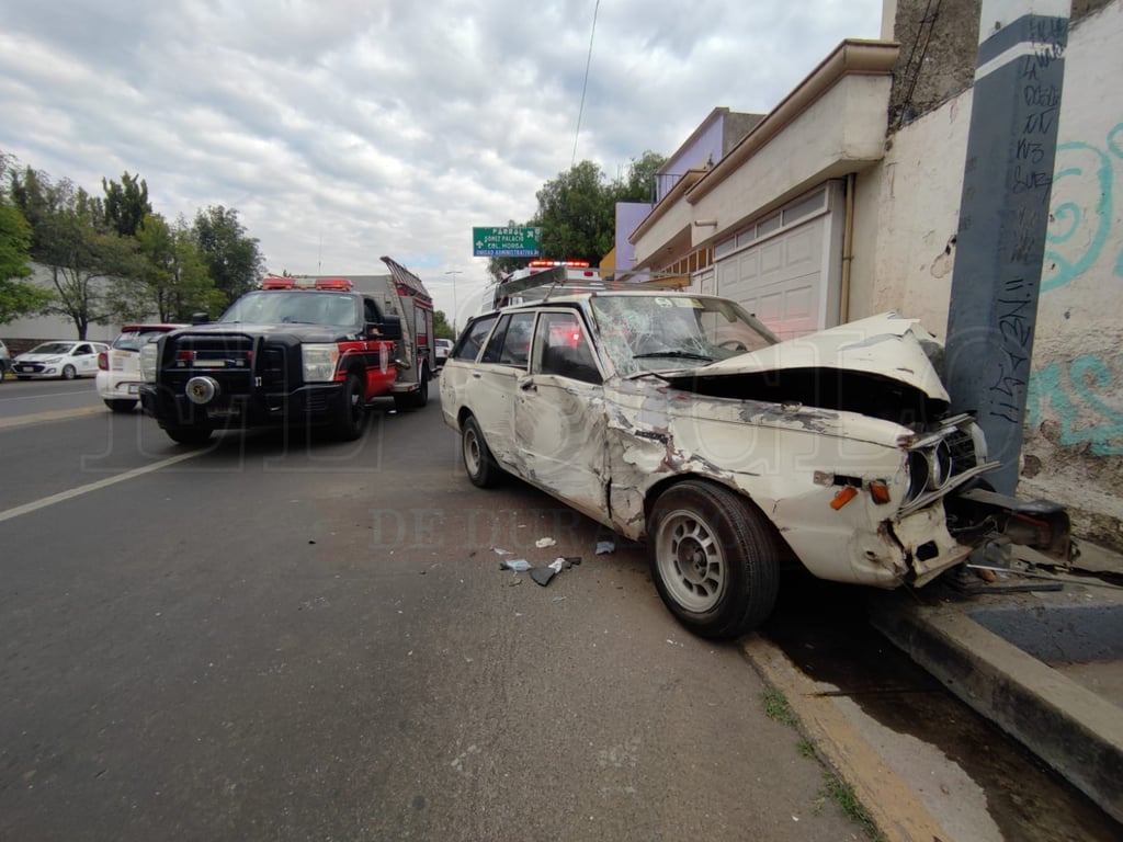 Dos lesionados y daños materiales, el resultado de aparatoso choque en el Puente Negro 