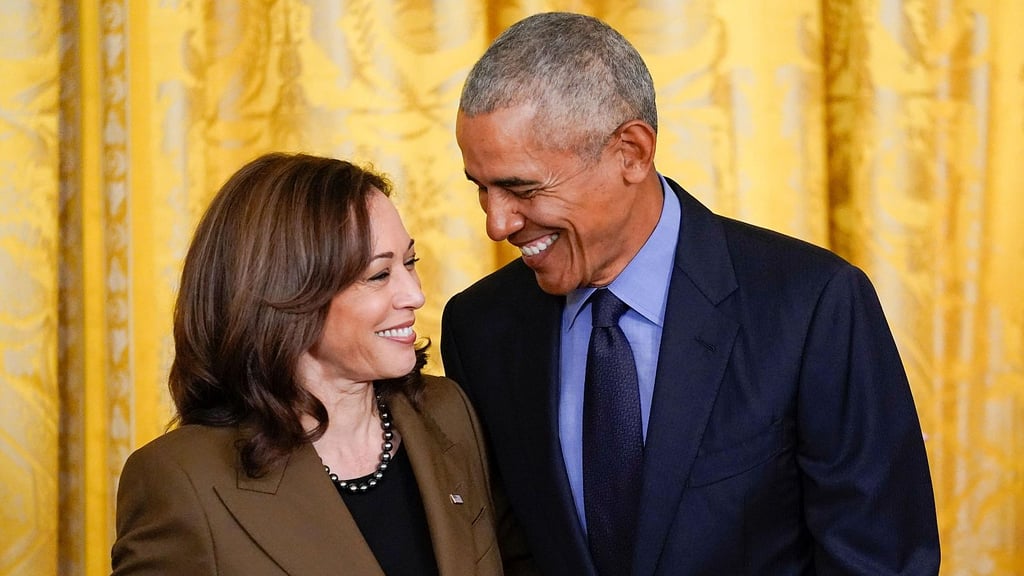 Barack Obama entra en campaña para impulsar a Kamala Harris