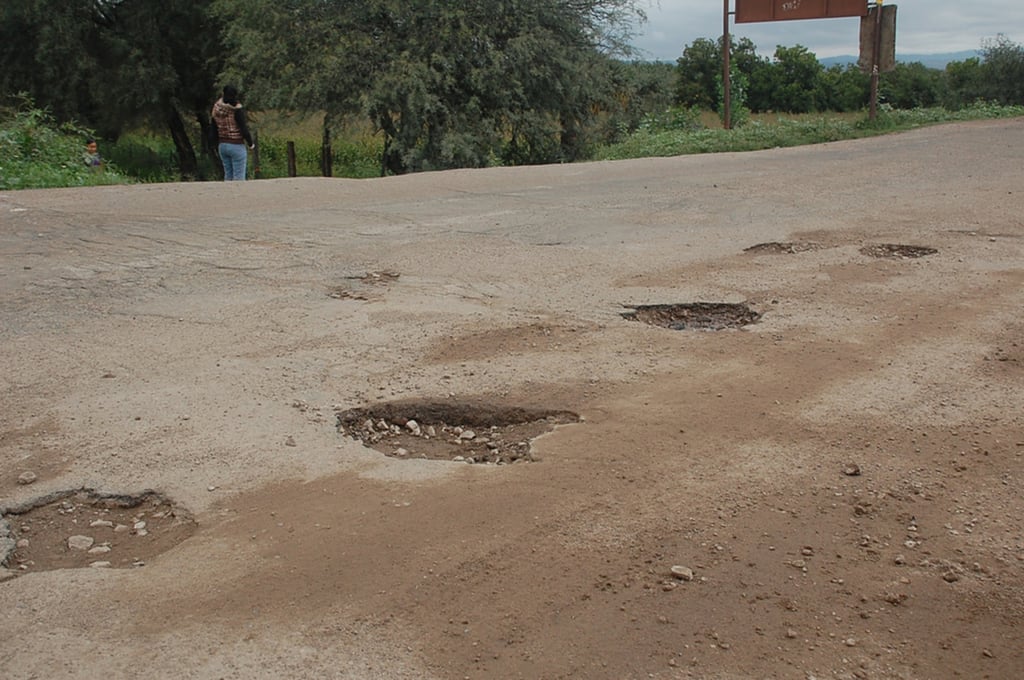 Estado. Son bastantes los tramos carreteros en malas condiciones, por lo que no hay recurso que alcance. 