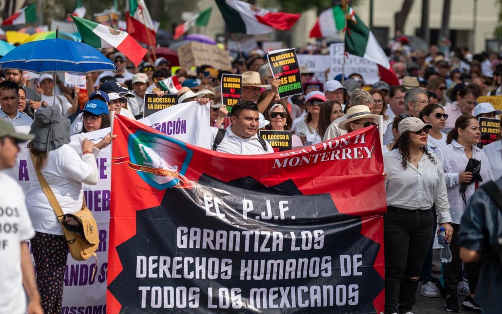 Protestan afuera del Senado durante sesión por elección de jueces y magistrados