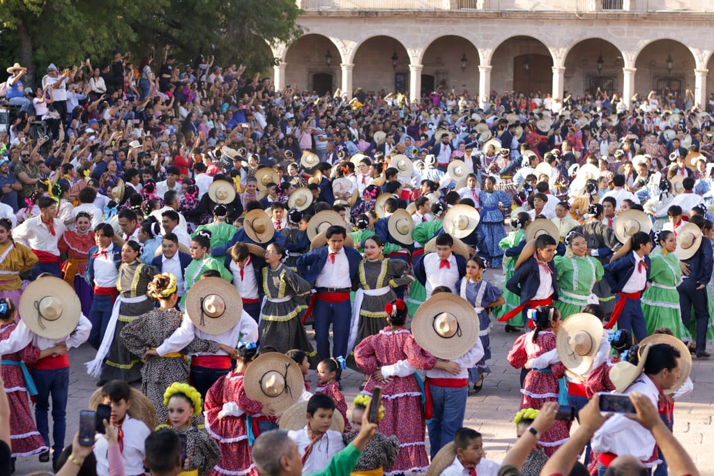 Festival Revueltas: ¡Se logró! ‘El Revolcadero’ reunió a más de 700 parejas duranguenses