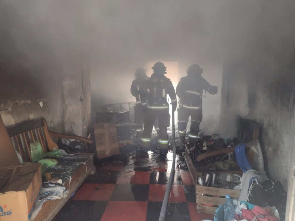 Situación. Incendio en casa habitación del centro de Durango dejó diversos daños materiales.