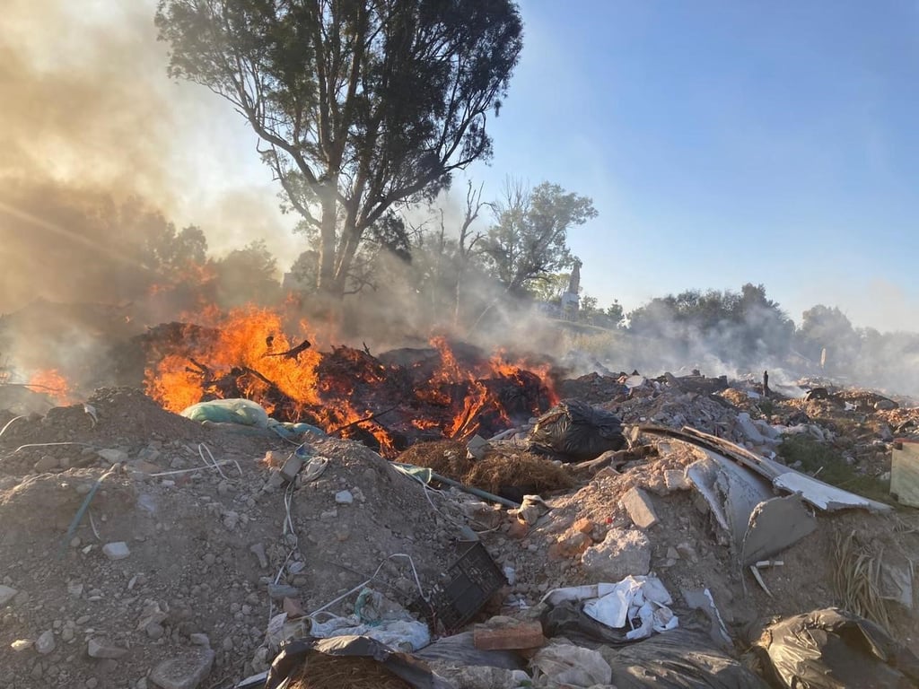 Arde tiradero en La Martinica