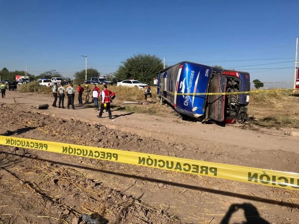 Saldo. Dos personas fallecidas y 18 lesionados dejó el accidente de un autobús en Gómez.