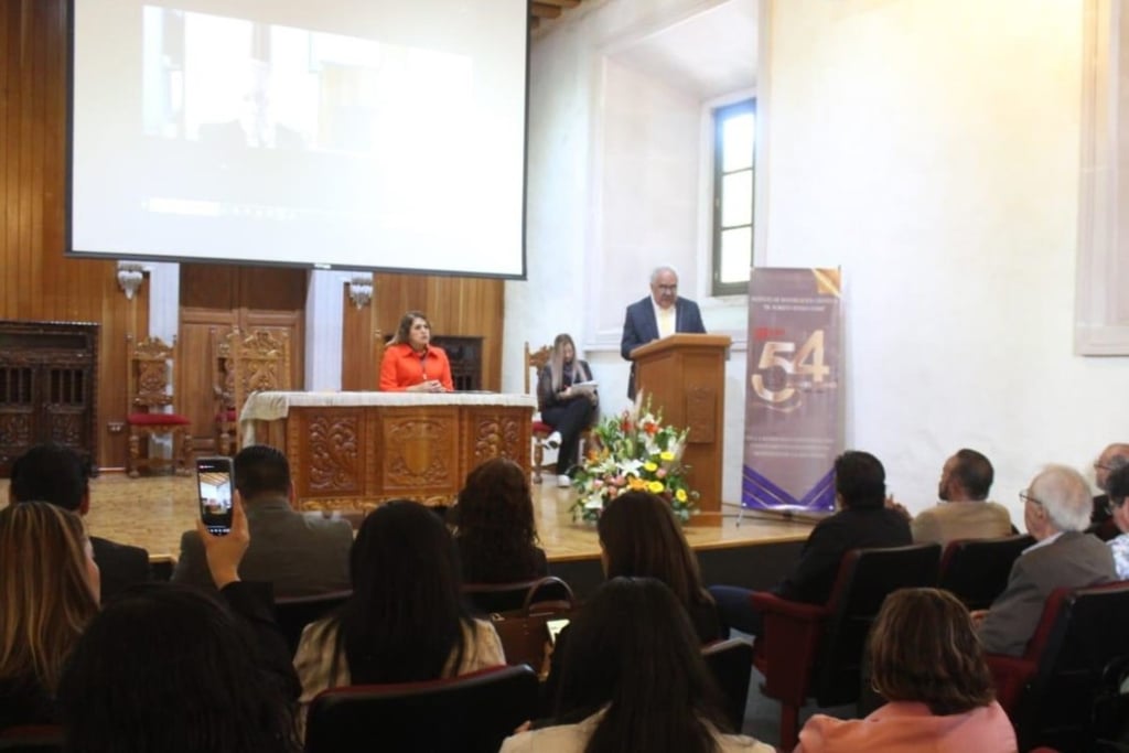 El rector Solís Ríos reconoció el compromiso de la comunidad del IIC.