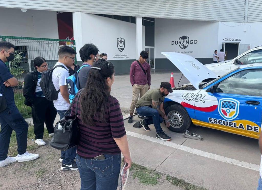 Capacitan a jóvenes de Durango capital para manejar con responsabilidad