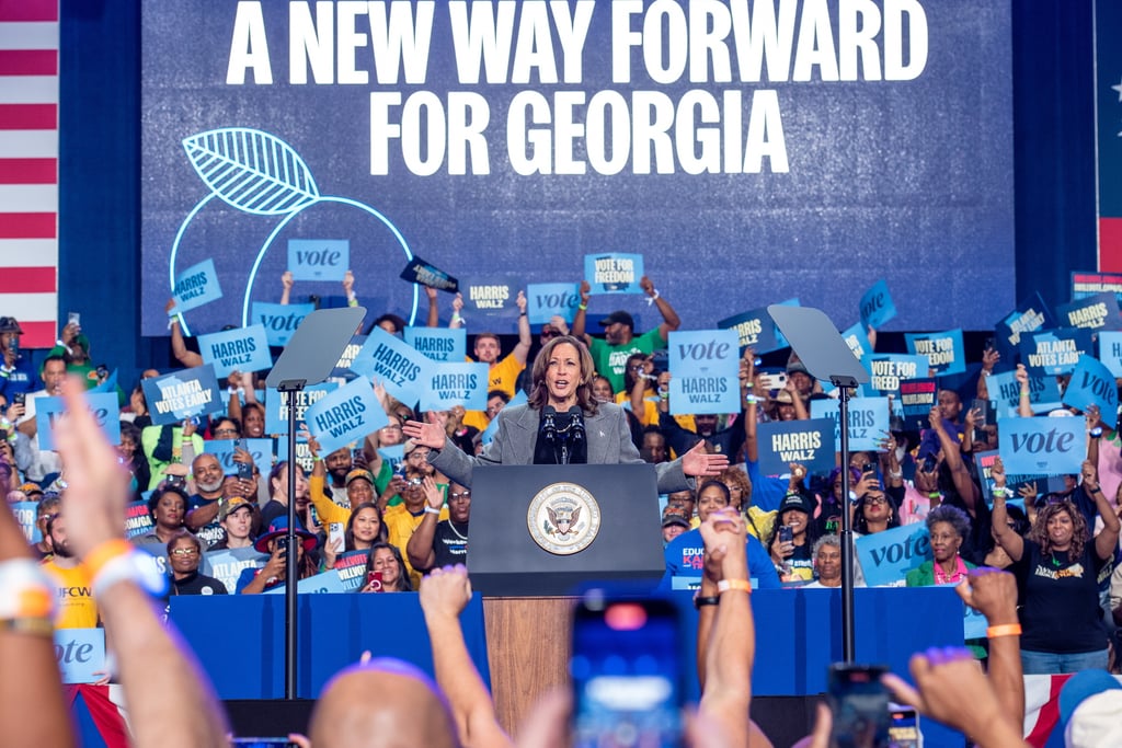 Kamala Harris cumple 60 años en plena campaña presidencial | VIDEO