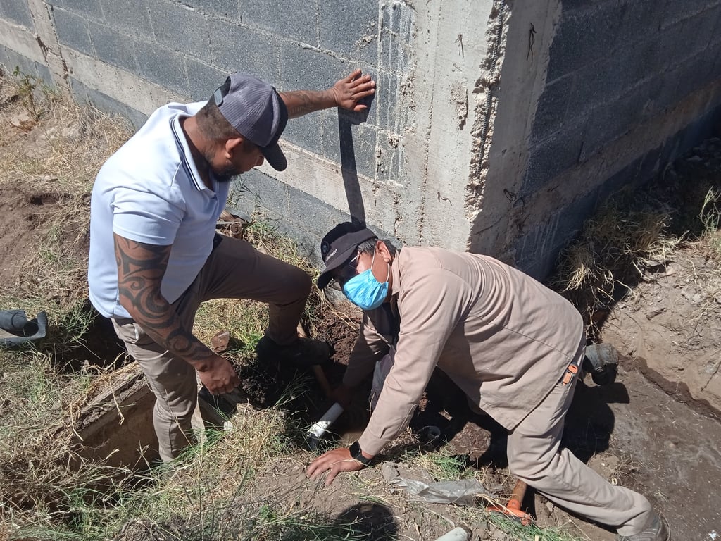 Reportan tomas clandestinas y baja presión en la colonia Liberación Social