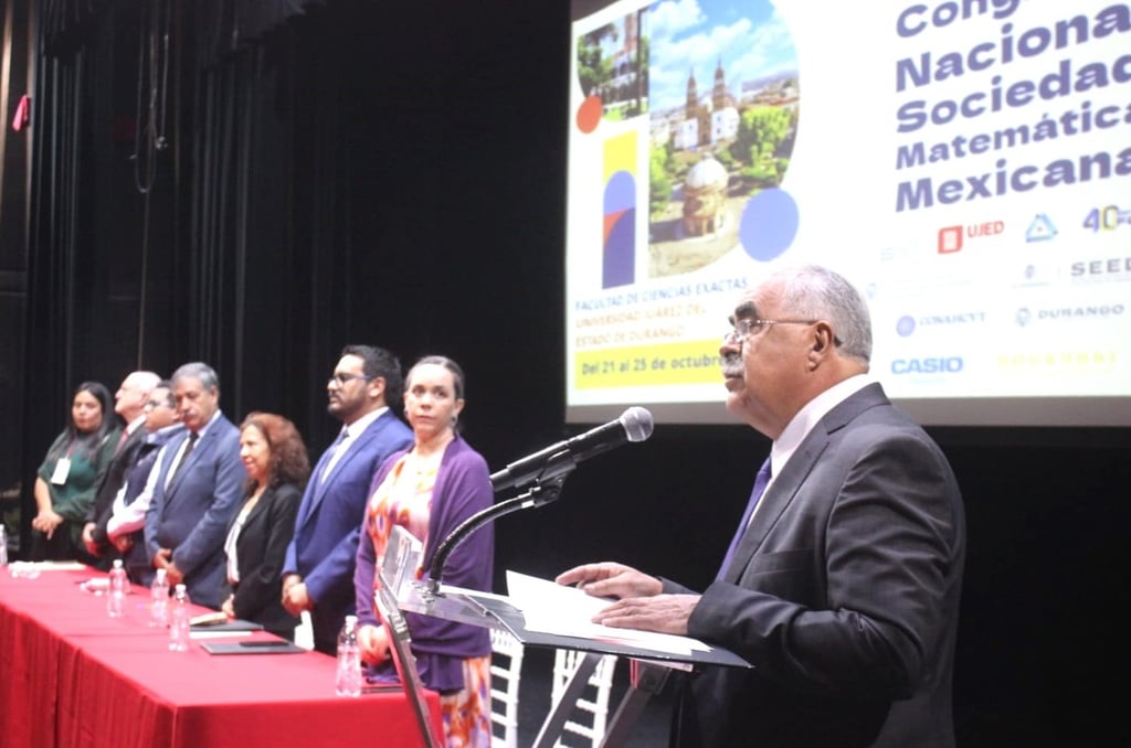 Solís Ríos felicitó a la comunidad de la FACE por la organización del congreso.